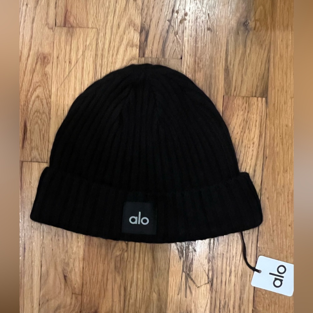 ALO Yoga Black Ribbed Beanie